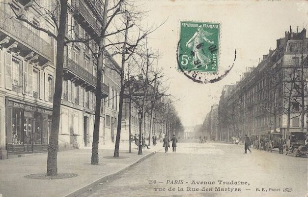 Carte postale de l'avenue Trudaine au début du 20ème siècle