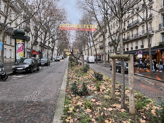 Avenue Trudaine à la tombée de la nuit