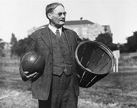James Naismith, professeur d'éducation physique et inventeur du basket-ball aux Etats-Unis
