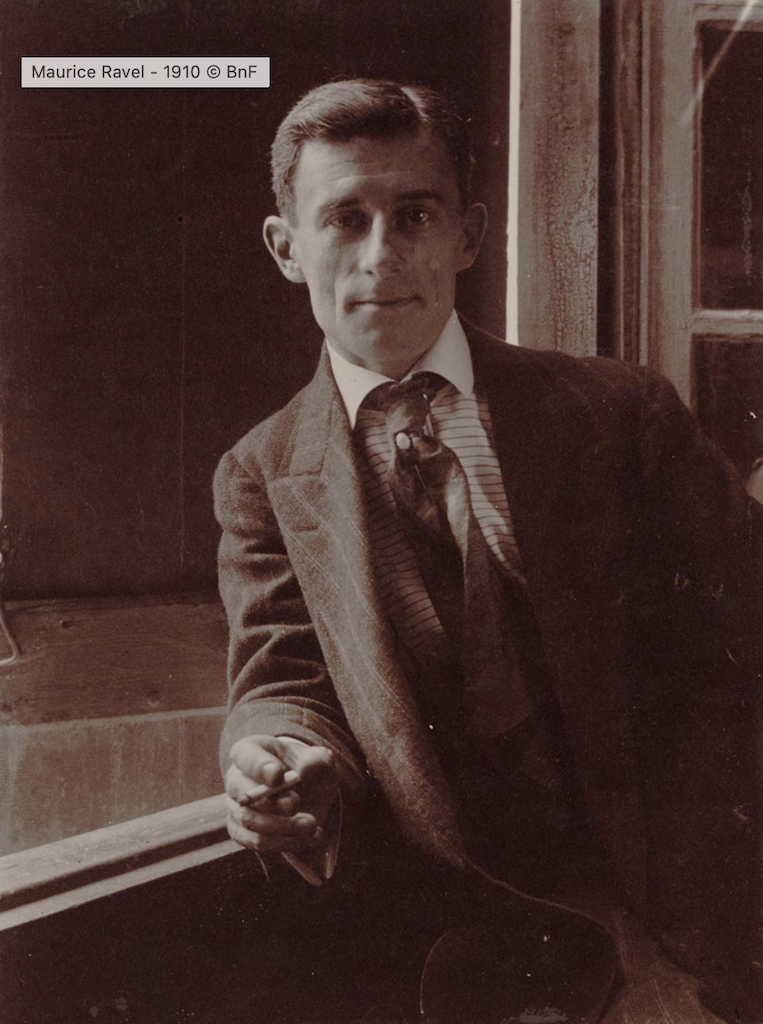 Portrait de Maurice Ravel, cigarette à la main