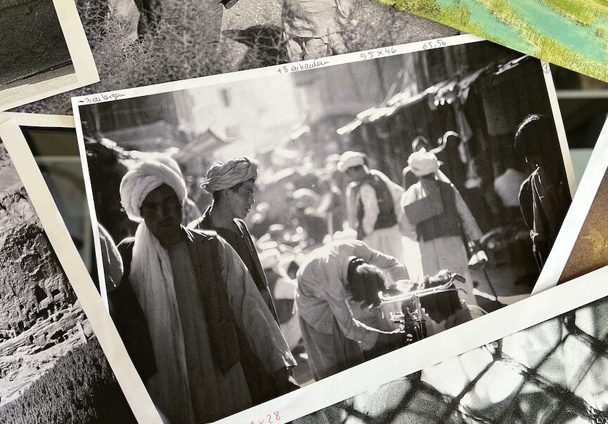Photos noir et blanc de scènes de vie et de bazars en Afghanistan en 1977