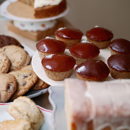 Scones, Carrot cake et cookies en vitrine