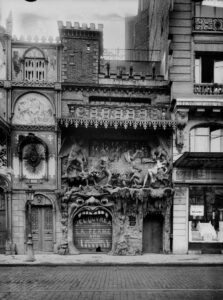 Facçde du cabaret L'Enfer, 1920.