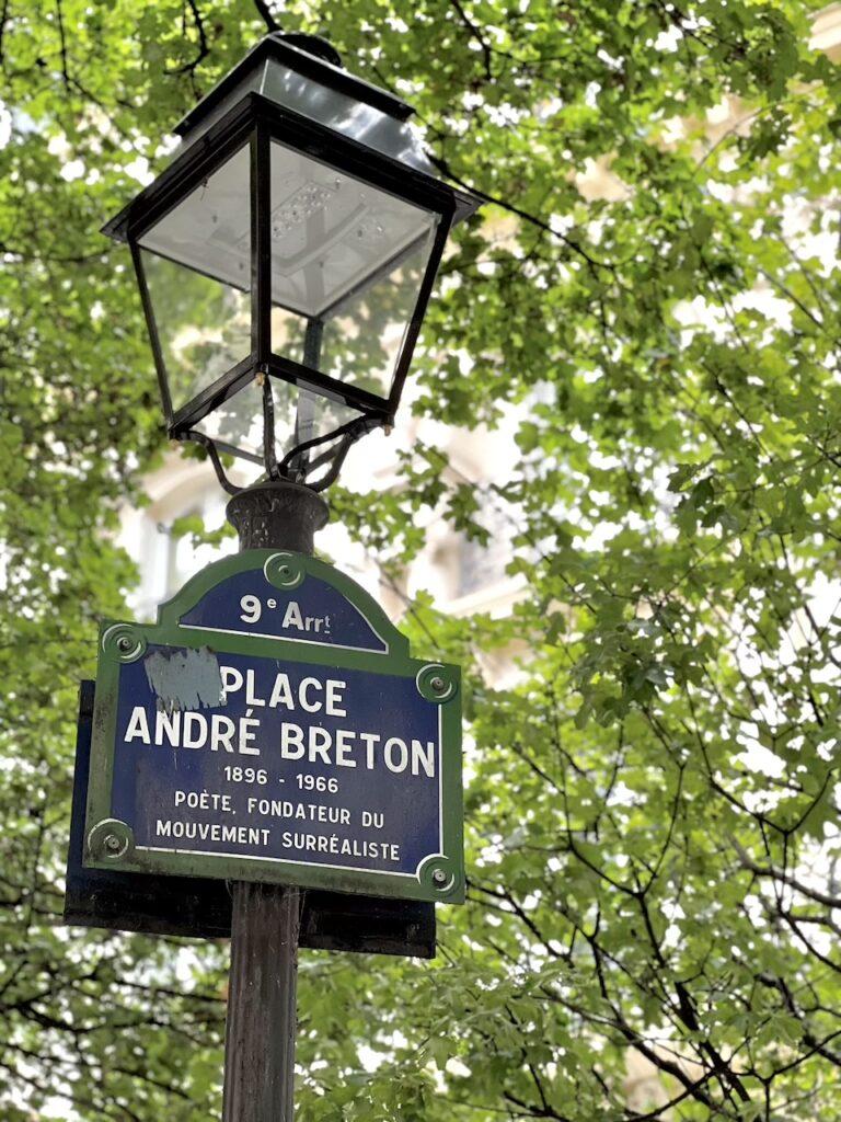 Plaque de la Place André Breton dans le 9e