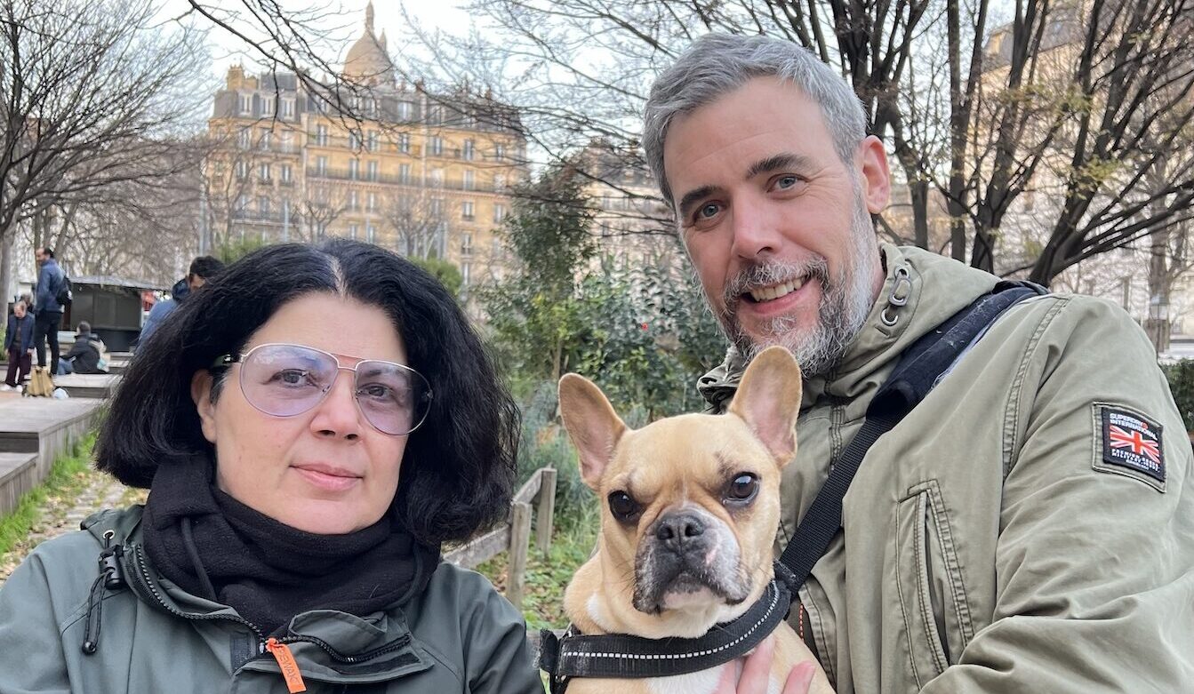 Nikki et Andy accompagnés de leur chienne Camille Square Trudaine