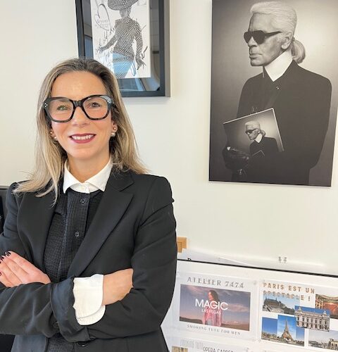 Portrait de Audrey Geschwind dans son bureau