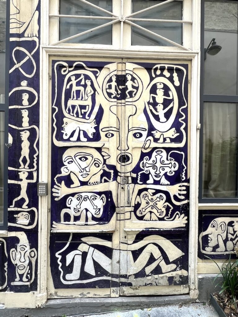 Détail de la fresque murale peinte par Yvon Taillandier