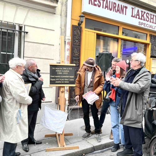 Rue Rodier, Paris 9e, dévoilement de la plaque consacrée au grand reporter et écrivain Albert Londres, en dec 2023