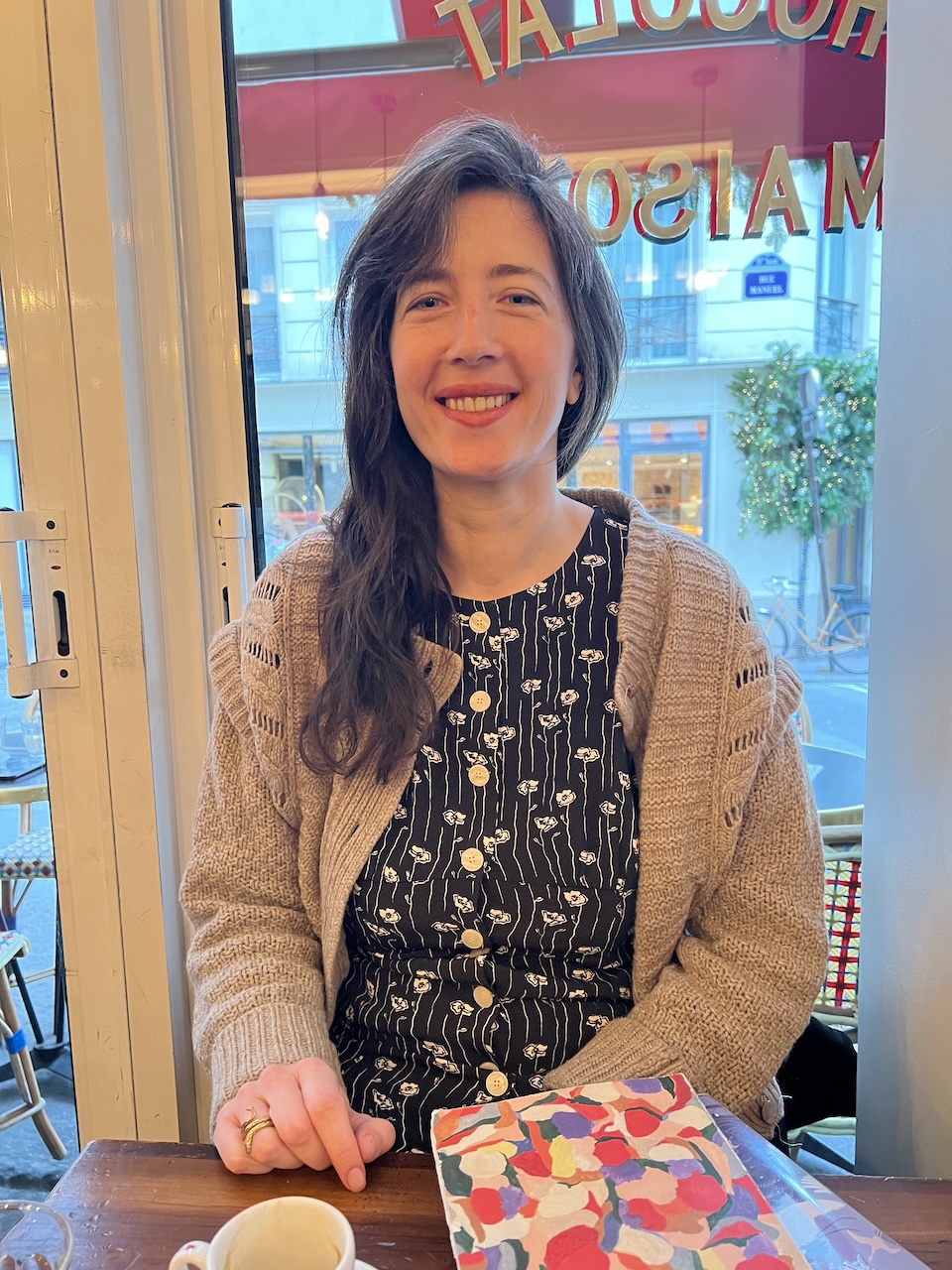 Sonia Pavlik au café Marguerite, rue des Martyrs