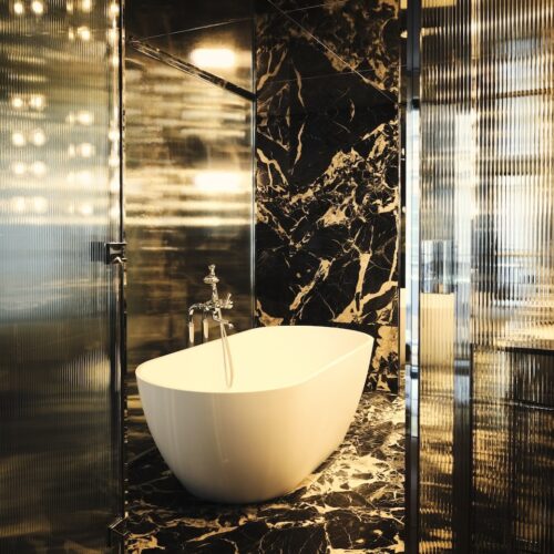 Salle de bain de la suite Dali au Bus Palladium