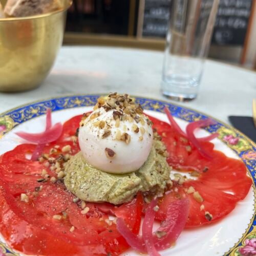Entrée fraicheur tomates burrata et pesto